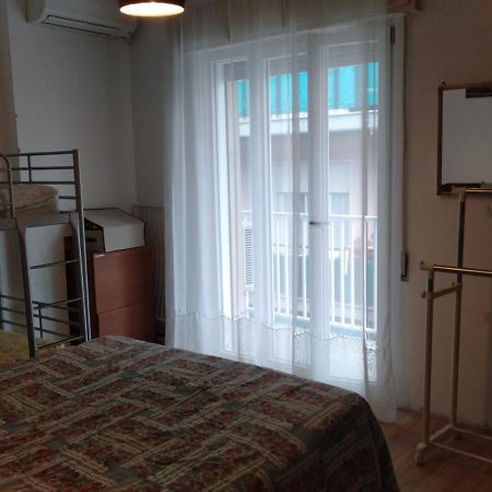 Azzurra Casa Vacanza Вентимилья Экстерьер фото