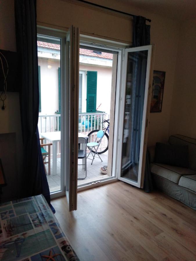 Azzurra Casa Vacanza Вентимилья Экстерьер фото