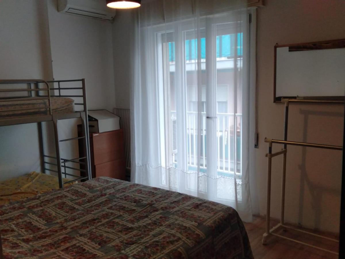 Azzurra Casa Vacanza Вентимилья Экстерьер фото